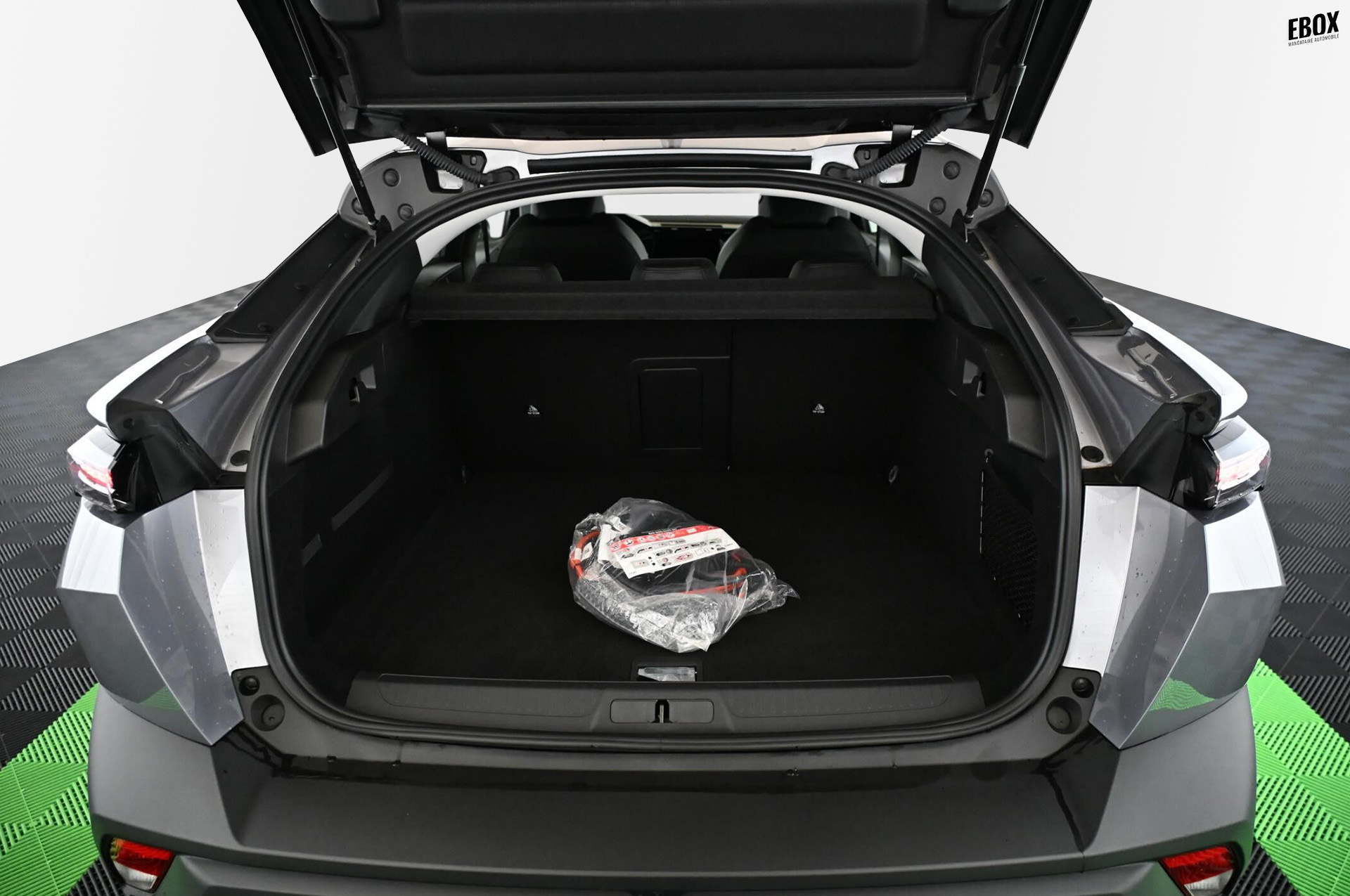 17837_p35 - PEUGEOT - 408 - 2023 - photo 38