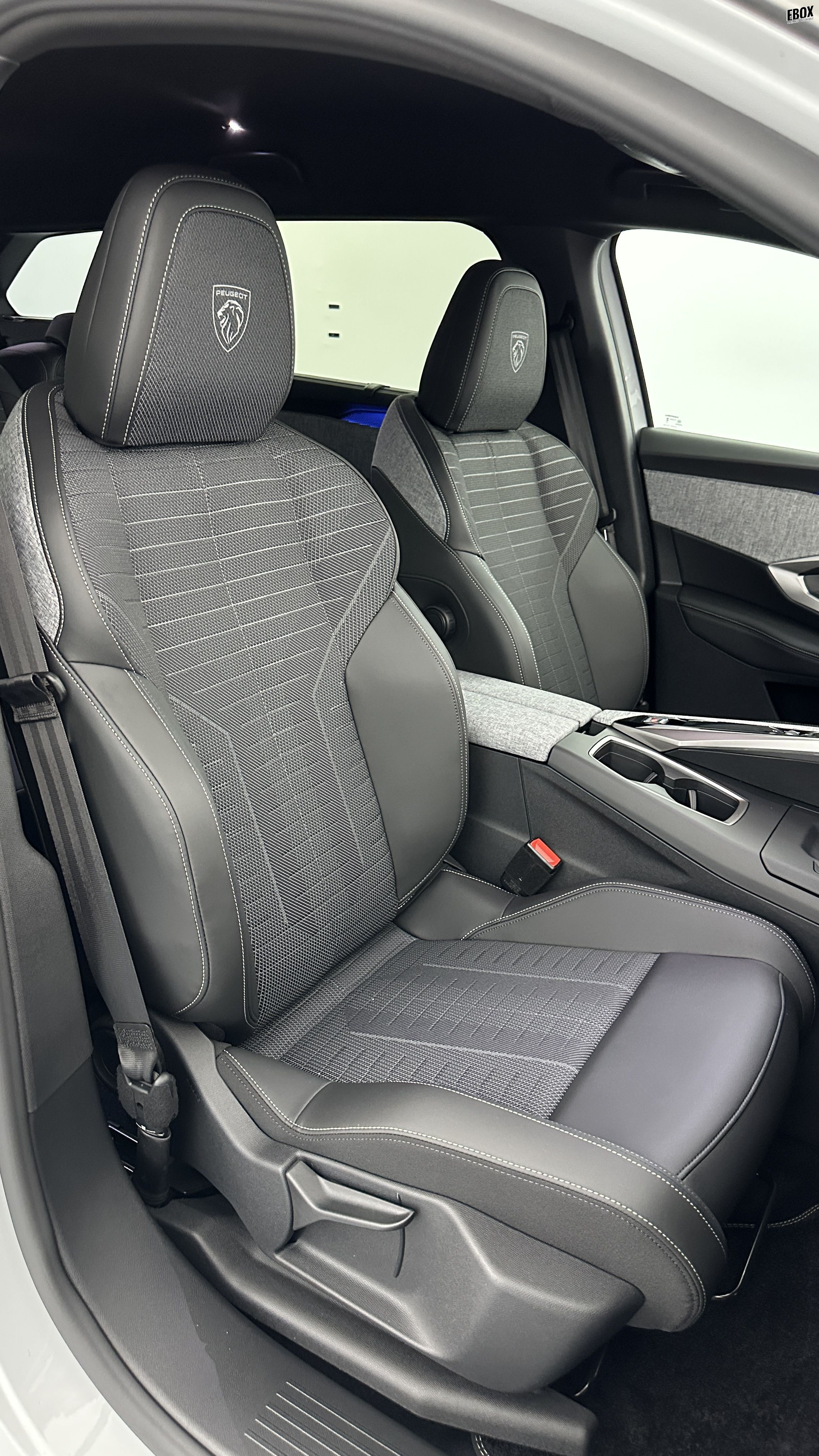 GLI00002278_p53 - PEUGEOT - 5008 - 2025 - photo 27