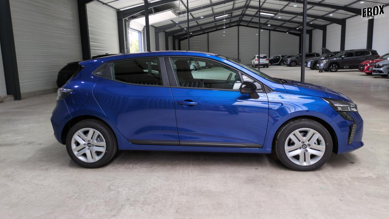 45464_p28 - RENAULT - CLIO 5 - 2025 - photo 3