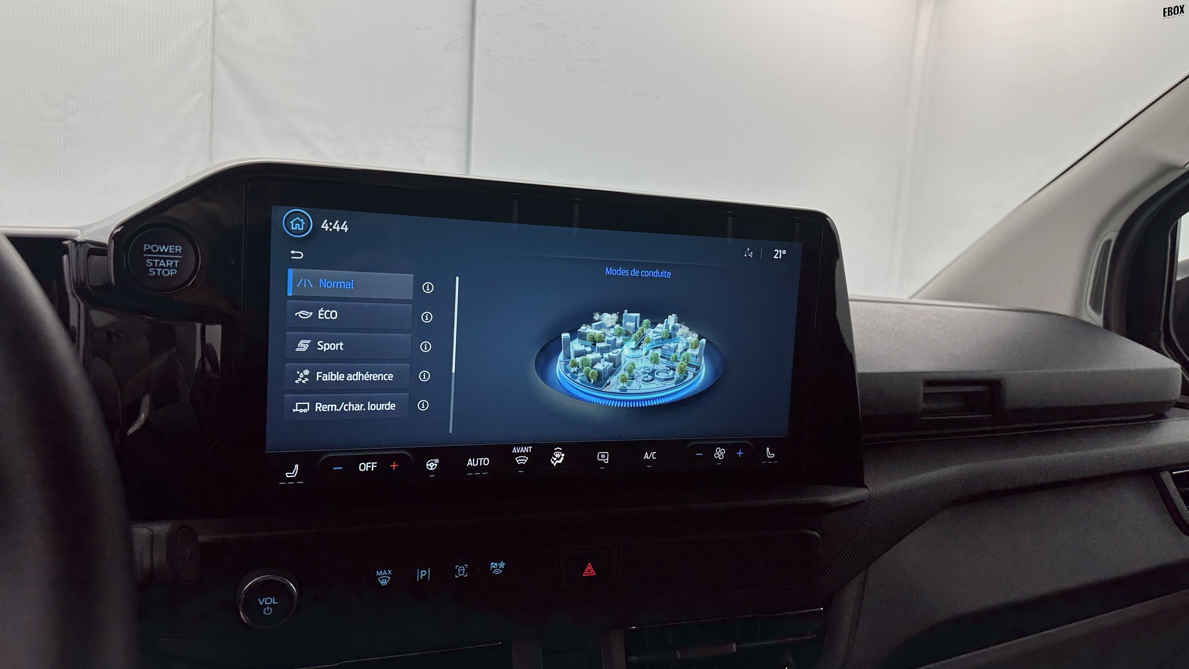 GLI00001262_p53 - FORD - TRANSIT - 2025 - photo 14