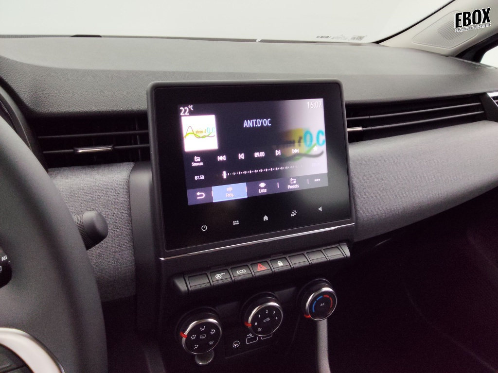 71137_p51 - RENAULT - CLIO - 2025 - photo 12