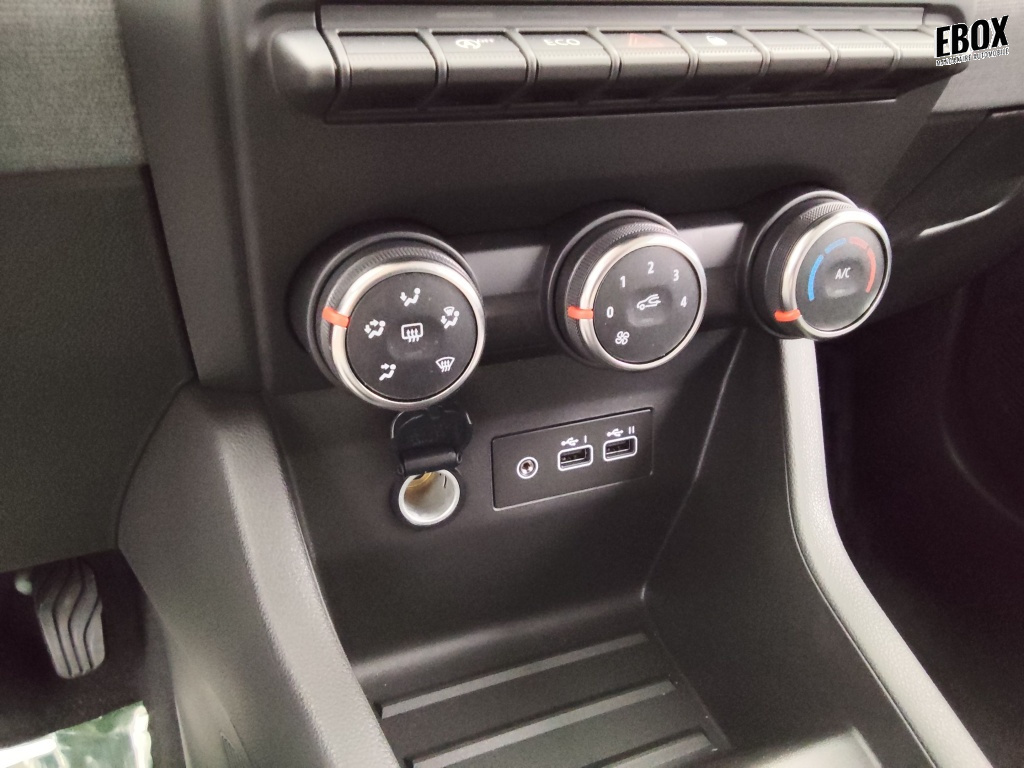 71137_p51 - RENAULT - CLIO - 2025 - photo 7