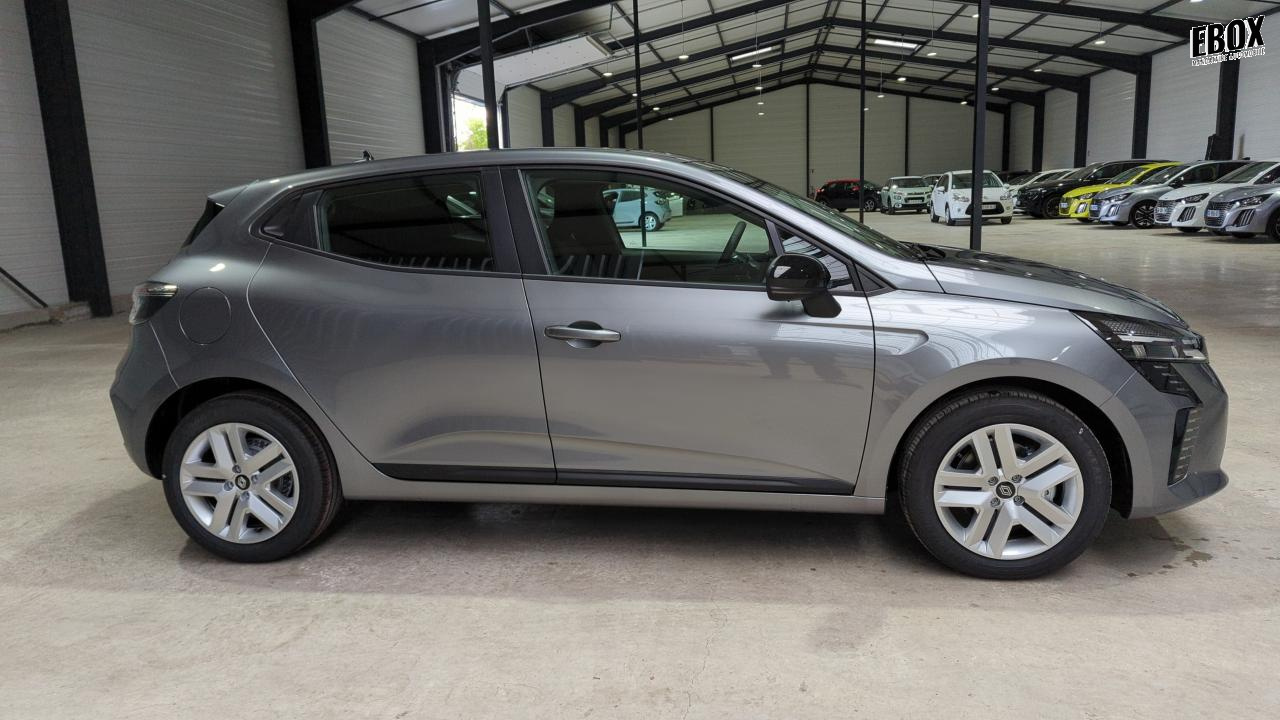 45948_p28 - RENAULT - CLIO 5 - 2025 - photo 3