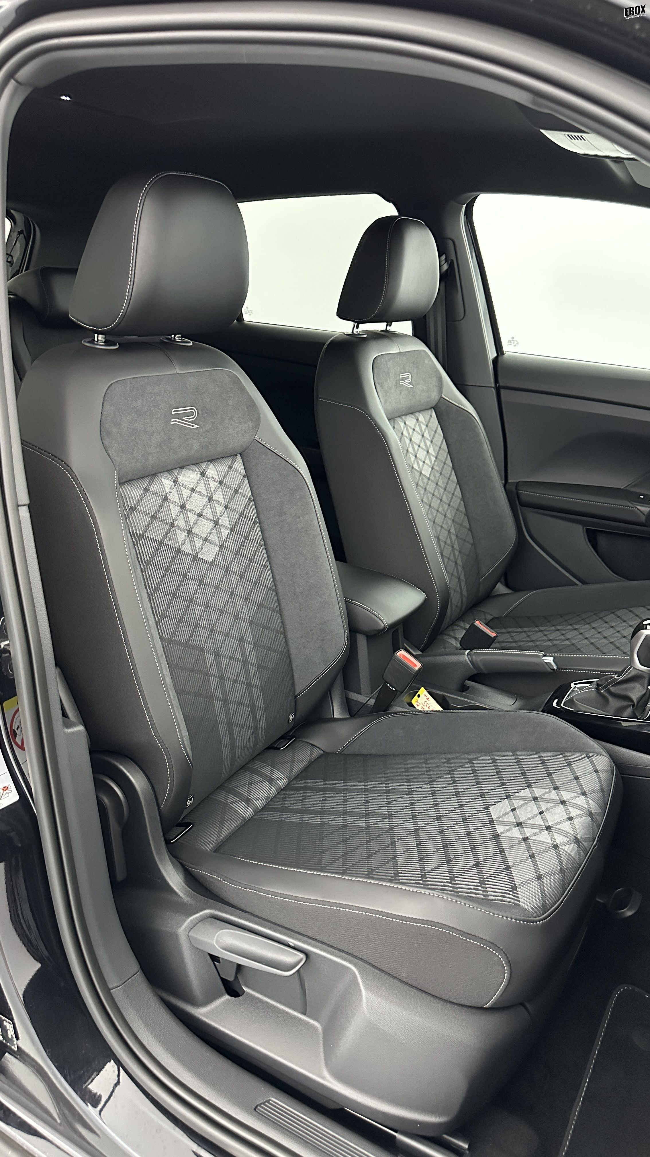 GLI00002900_p53 - VOLKSWAGEN - T CROSS - 2025 - photo 23