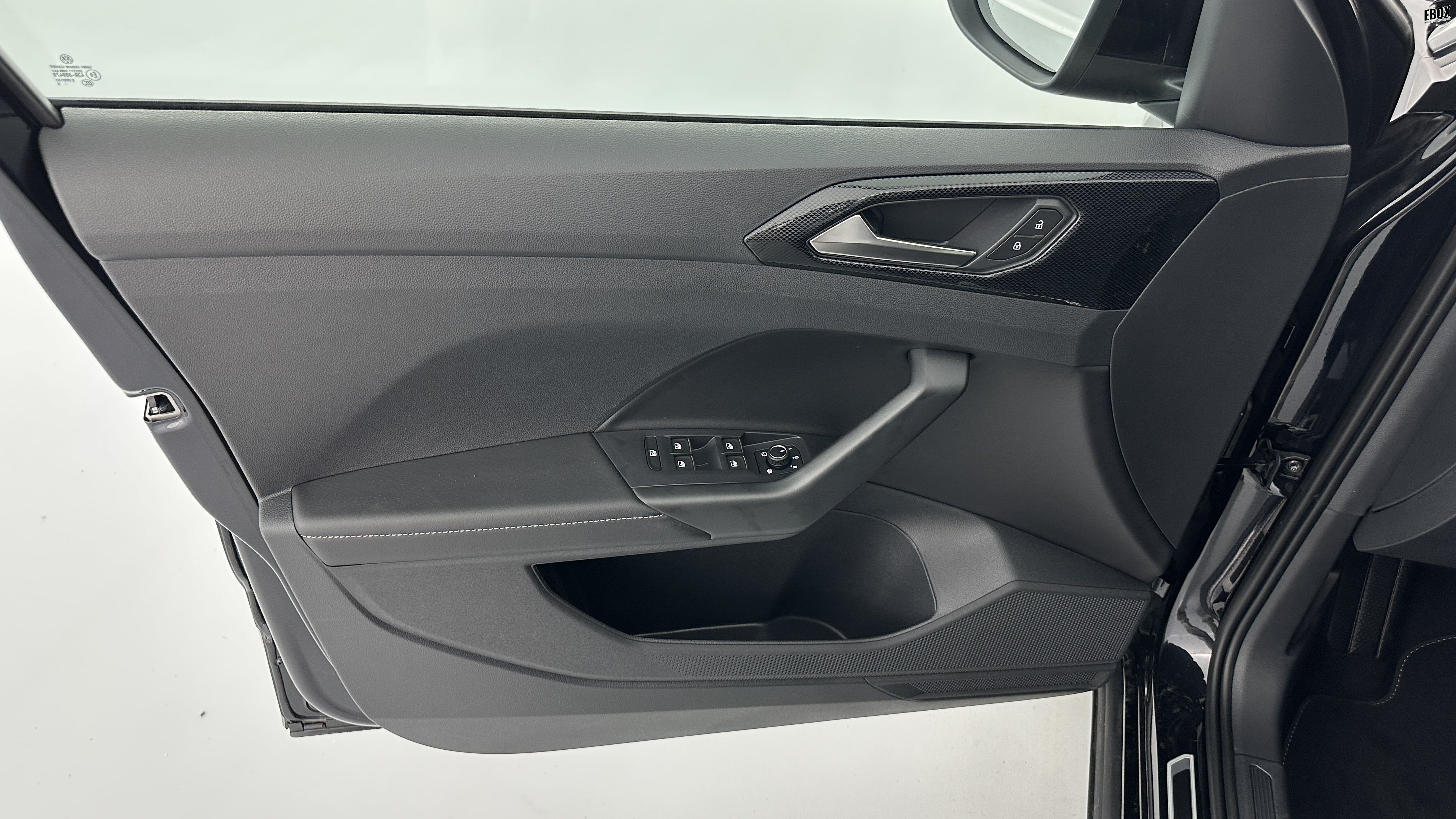 GLI00002897_p53 - VOLKSWAGEN - T CROSS - 2025 - photo 13