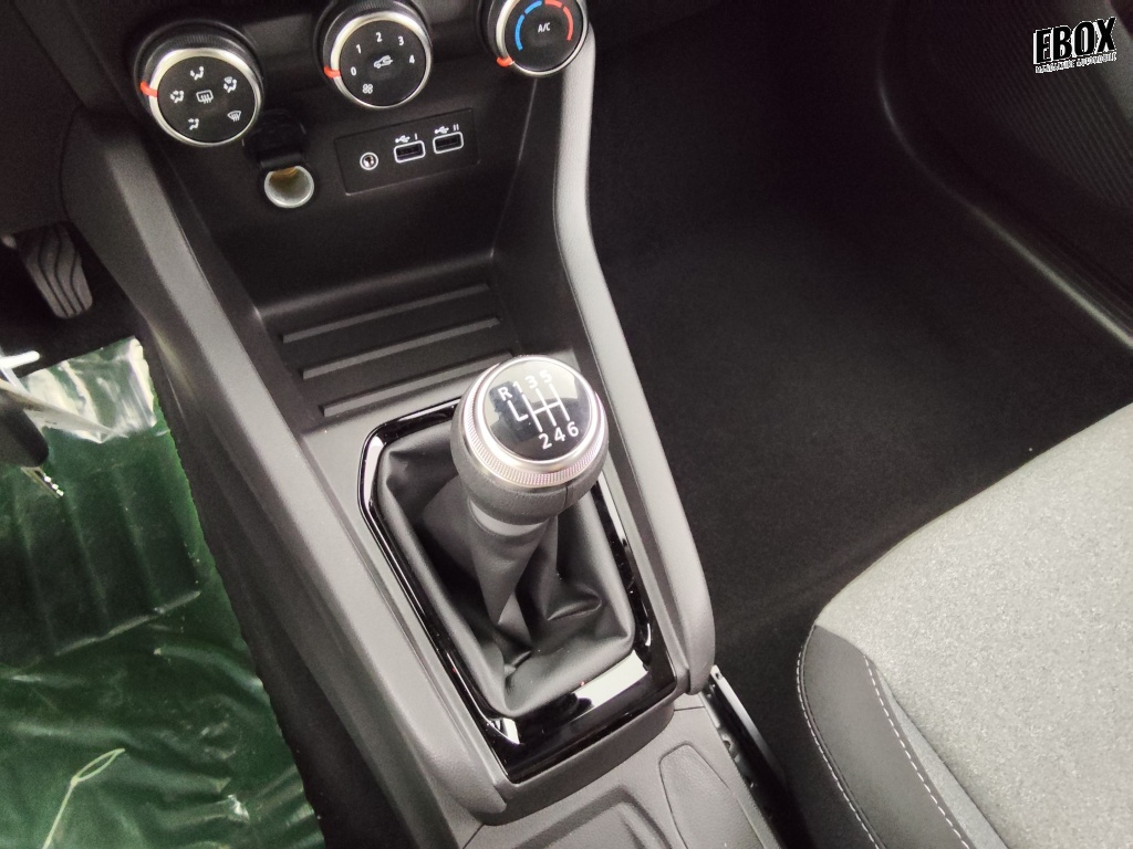 71186_p51 - RENAULT - CLIO - 2025 - photo 6