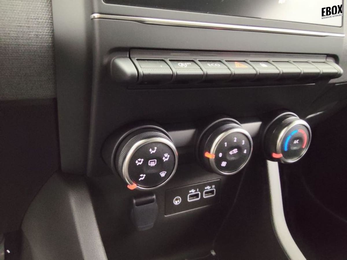 355645_p2 - RENAULT - CLIO - 2025 - photo 6