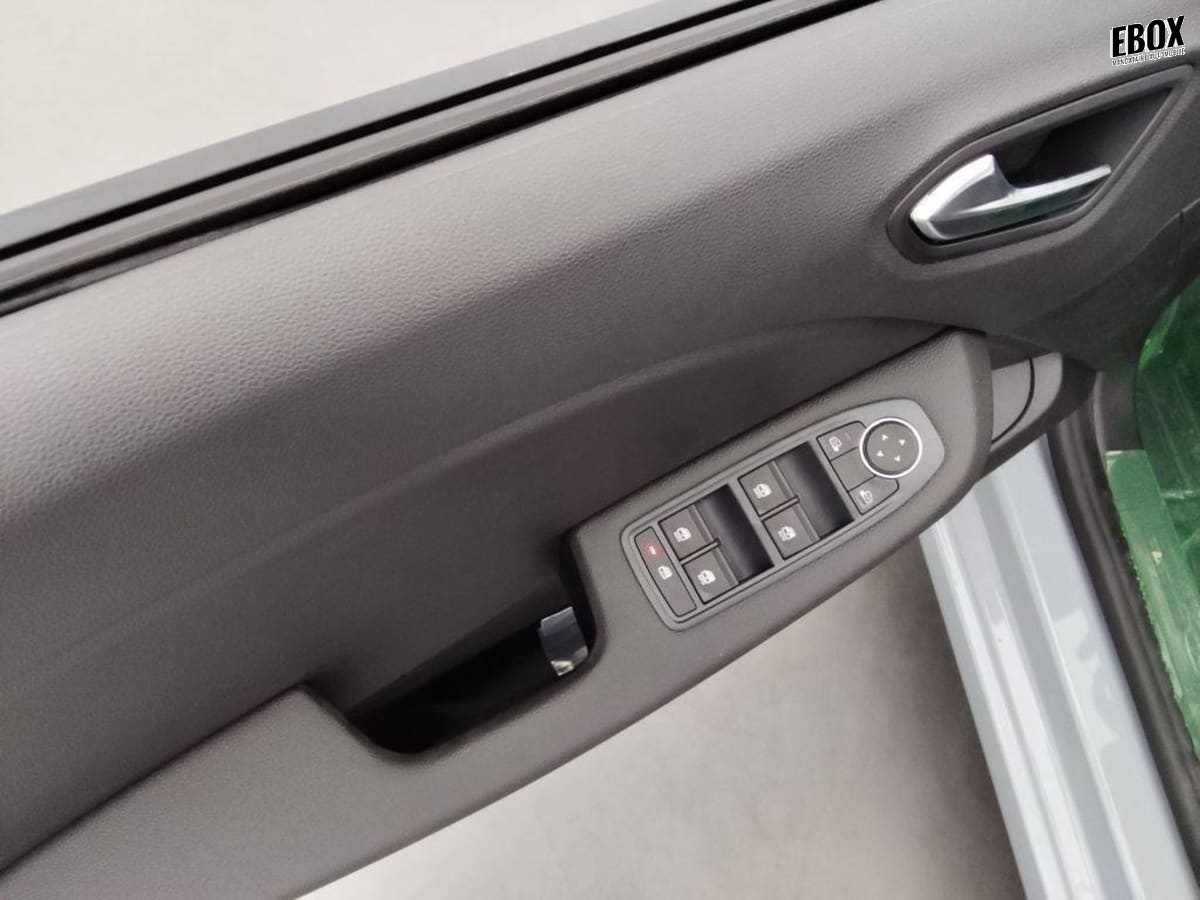 355639_p2 - RENAULT - CLIO - 2025 - photo 9