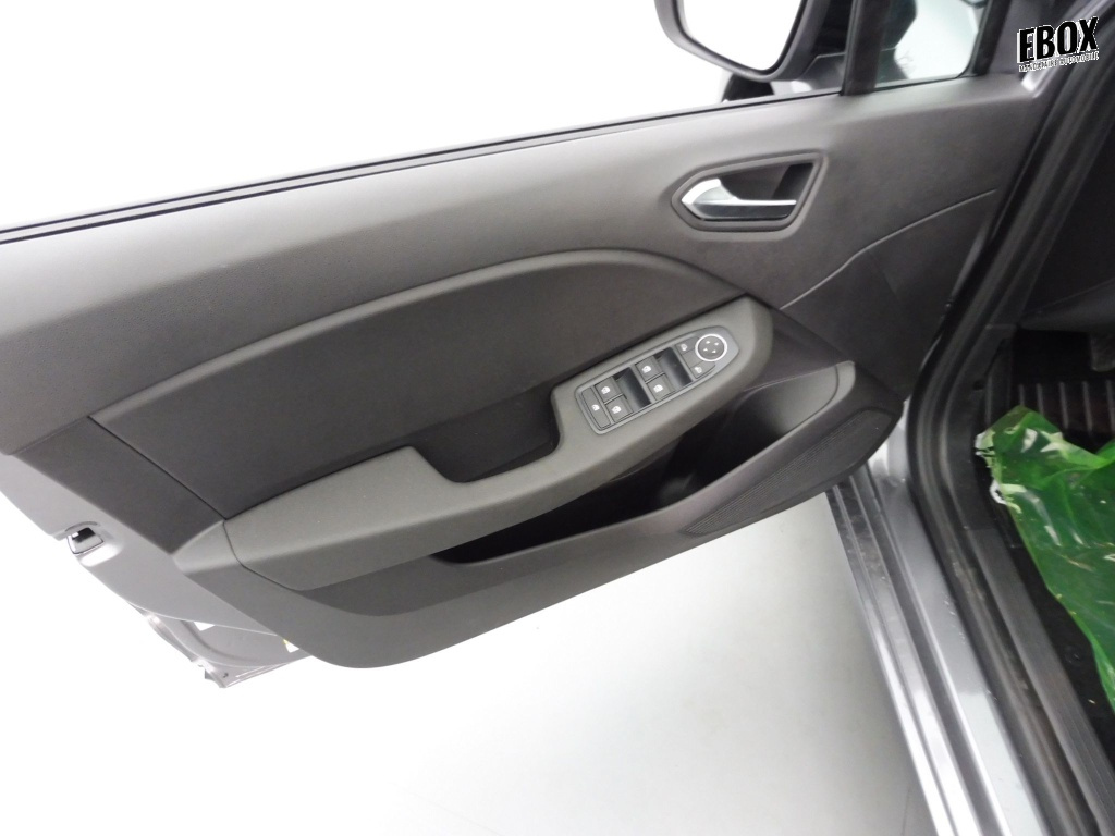 69858_p51 - RENAULT - CLIO - 2025 - photo 16