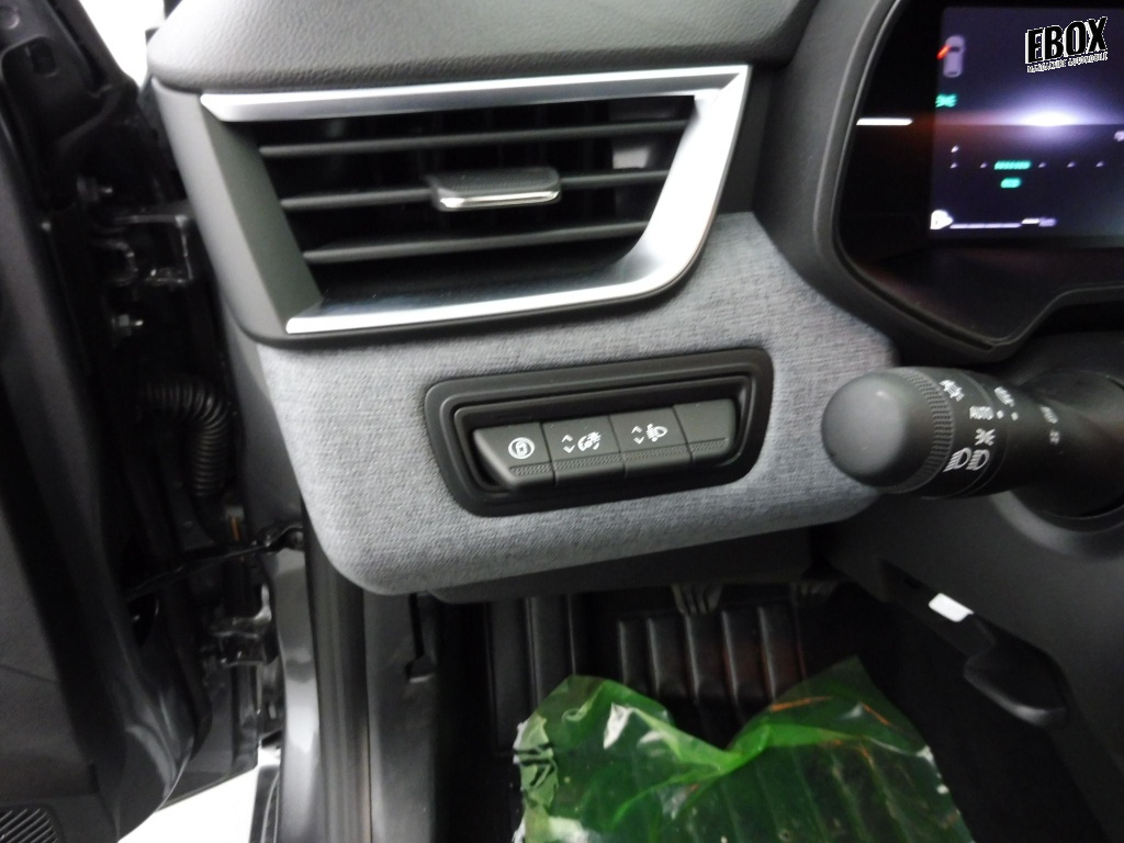 69858_p51 - RENAULT - CLIO - 2025 - photo 8