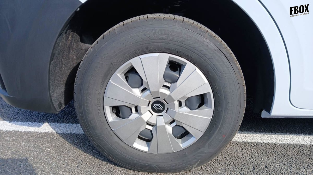 356951_p2 - RENAULT - MASTER - 2025 - photo 9