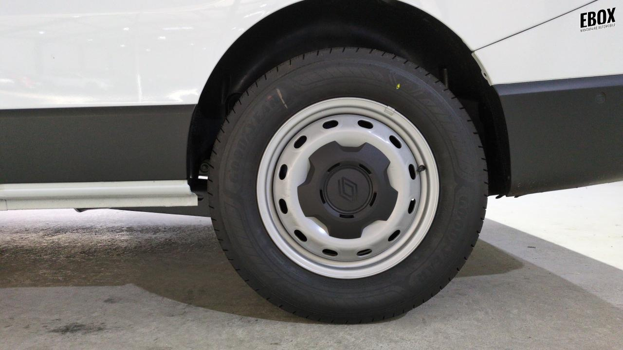 46355_p28 - RENAULT - TRAFIC - 2025 - photo 9