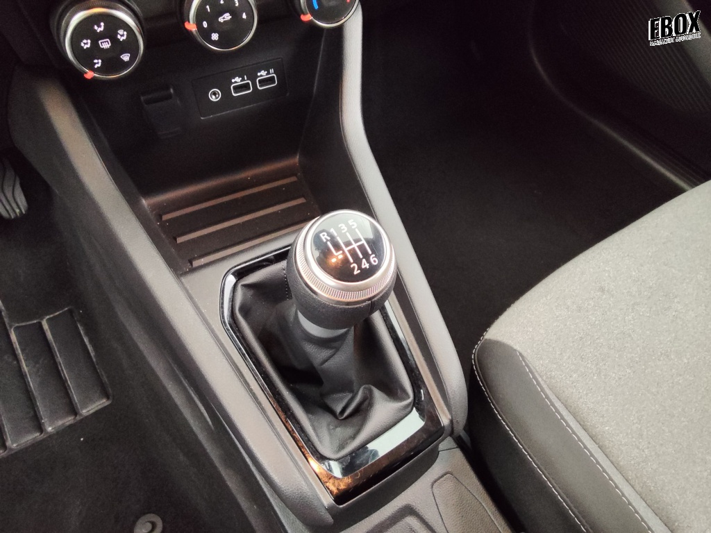 71387_p51 - RENAULT - CLIO - 2025 - photo 13