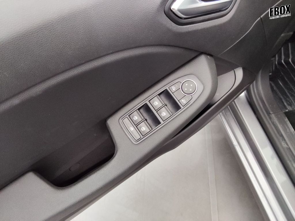 71387_p51 - RENAULT - CLIO - 2025 - photo 17