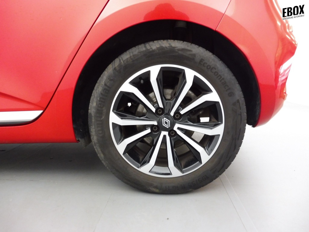 72400_p51 - RENAULT - CLIO - 2024 - photo 12