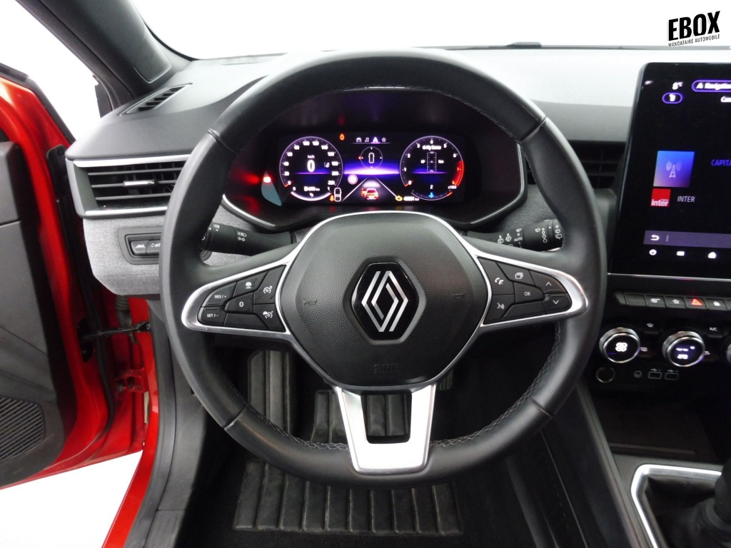 72400_p51 - RENAULT - CLIO - 2024 - photo 17