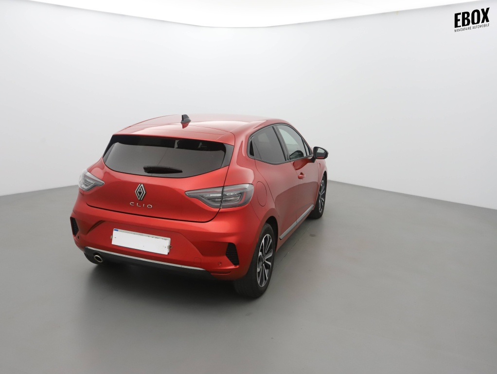72400_p51 - RENAULT - CLIO - 2024 - photo 3