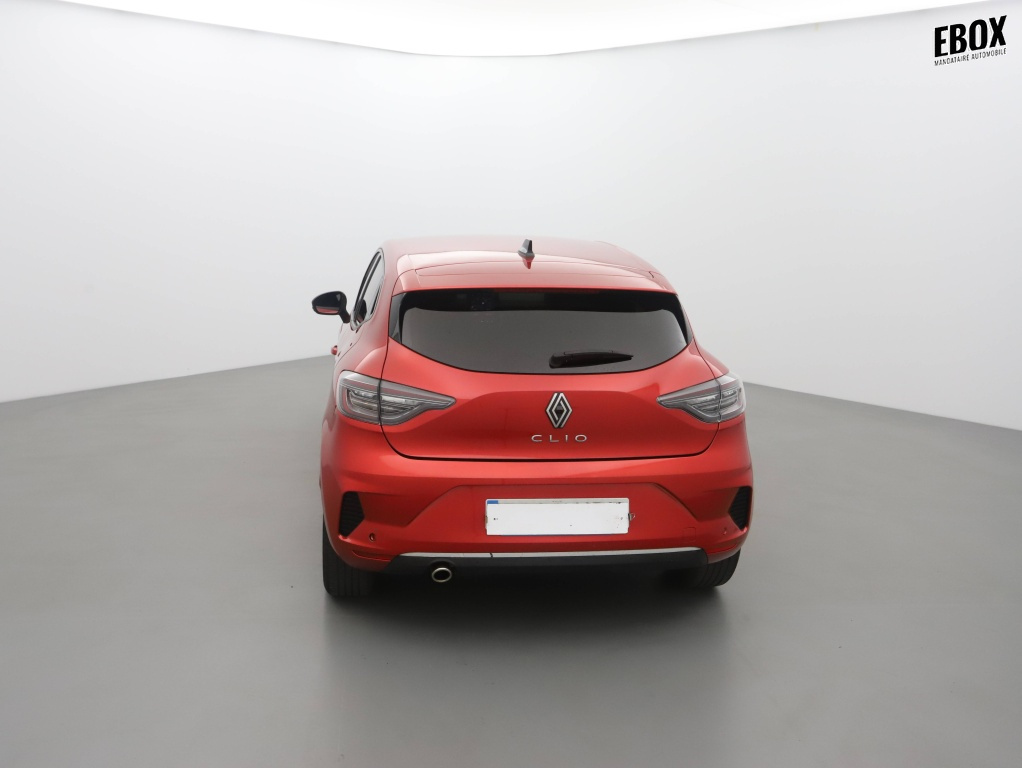 72400_p51 - RENAULT - CLIO - 2024 - photo 4
