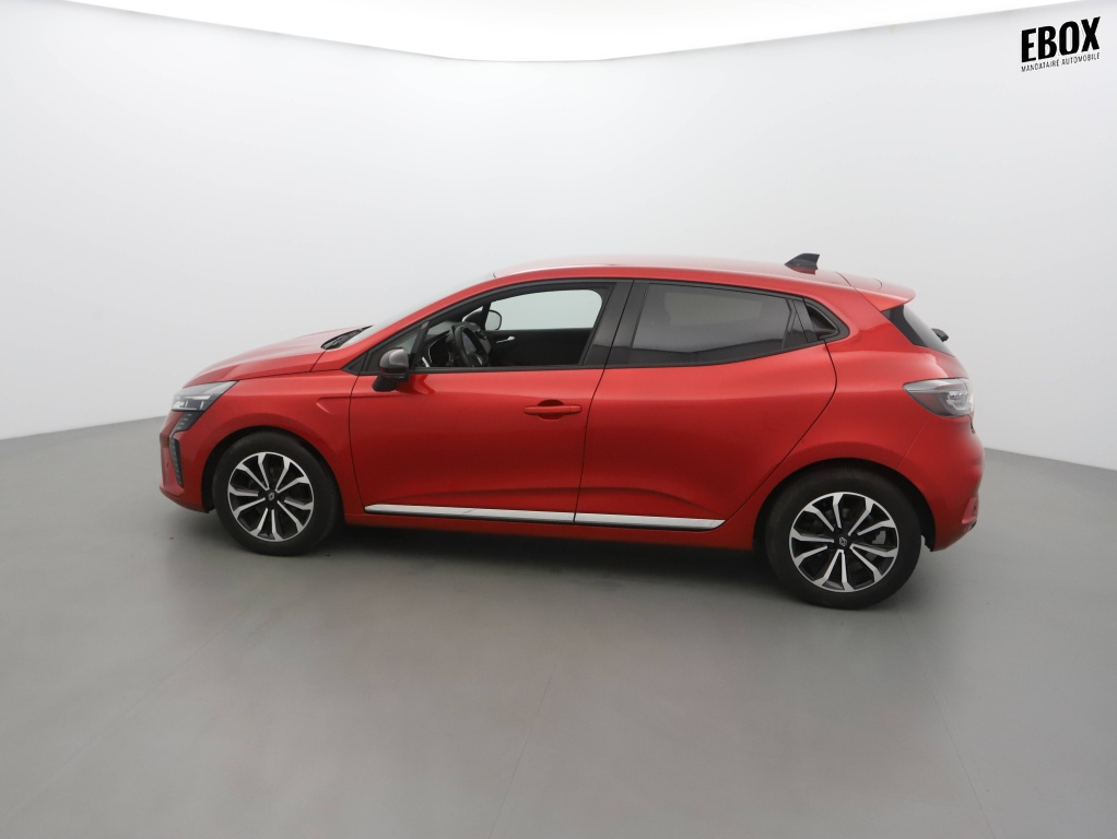 72400_p51 - RENAULT - CLIO - 2024 - photo 5