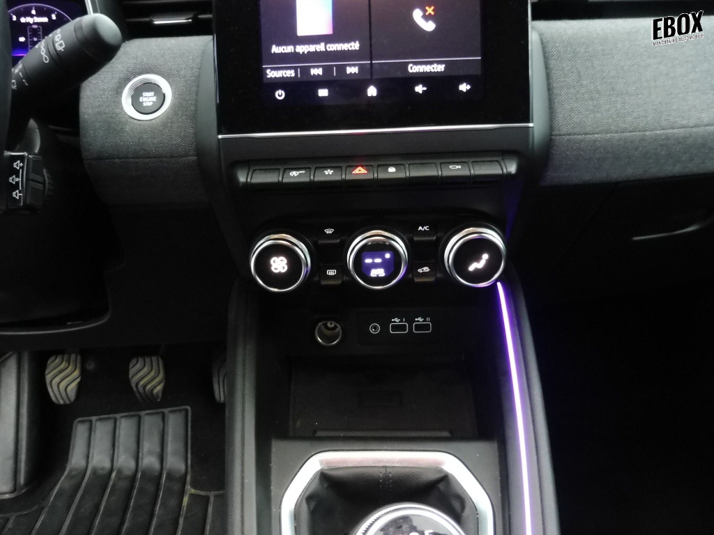 72400_p51 - RENAULT - CLIO - 2024 - photo 7