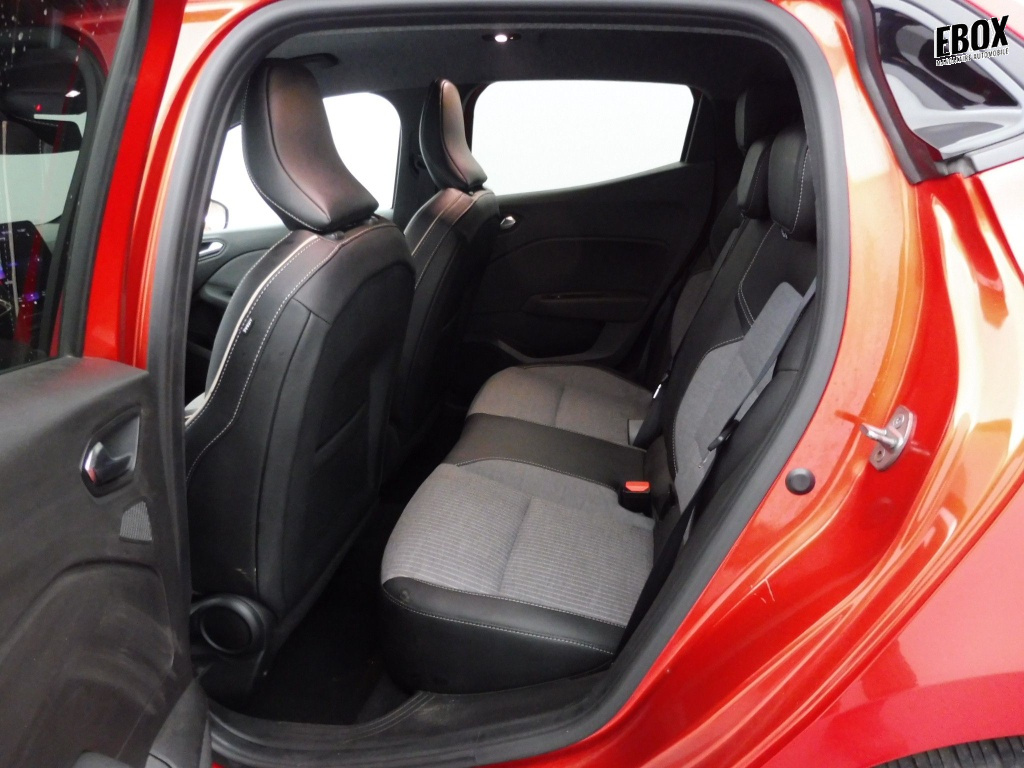 72400_p51 - RENAULT - CLIO - 2024 - photo 8