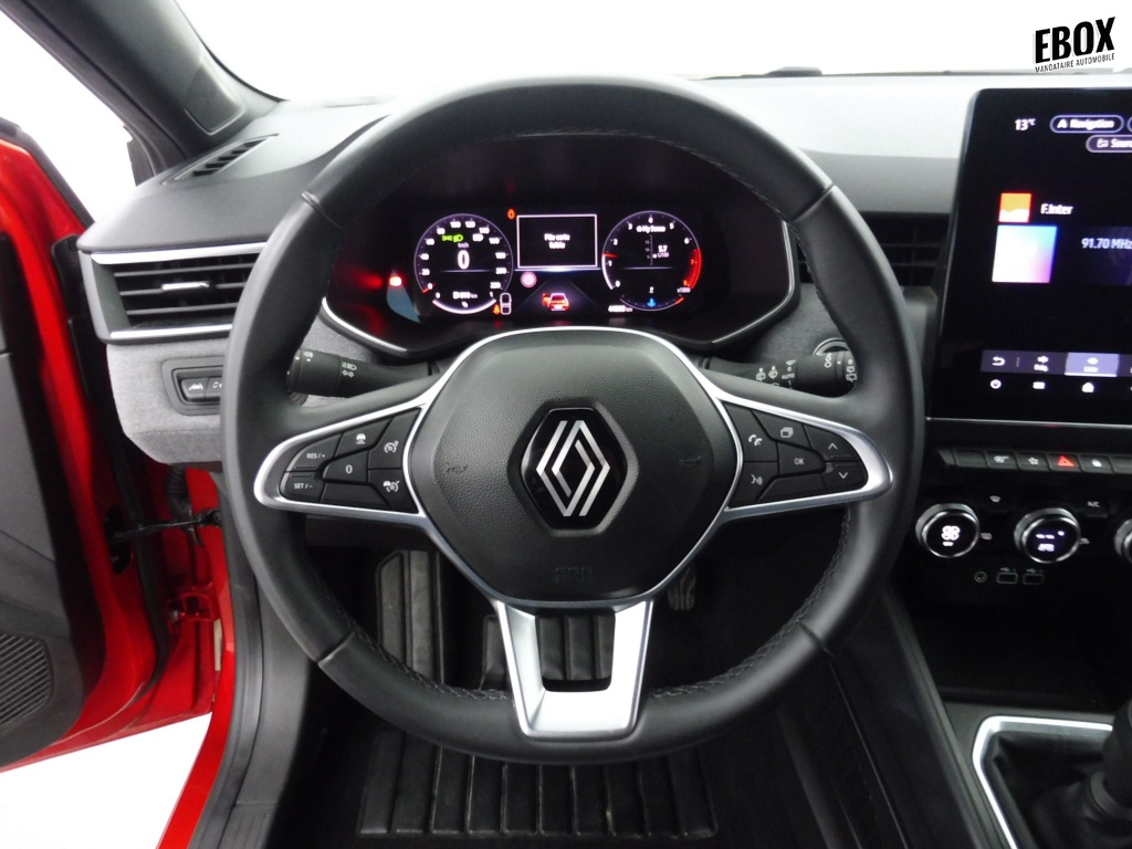 72402_p51 - RENAULT - CLIO - 2024 - photo 17