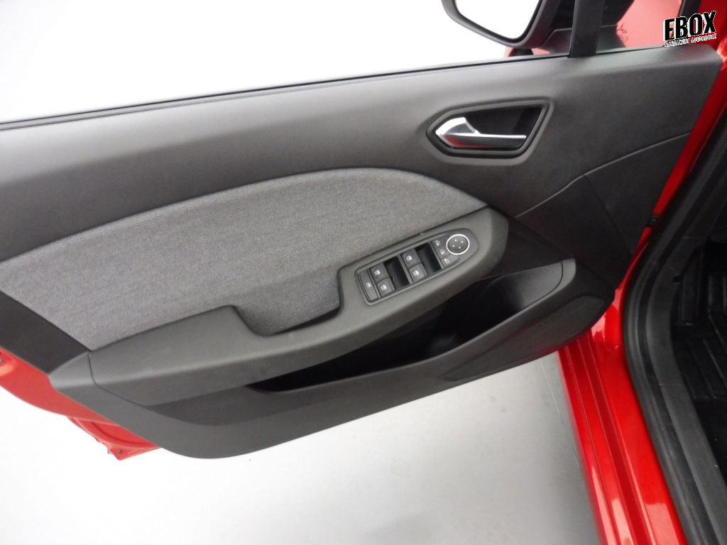 72402_p51 - RENAULT - CLIO - 2024 - photo 18