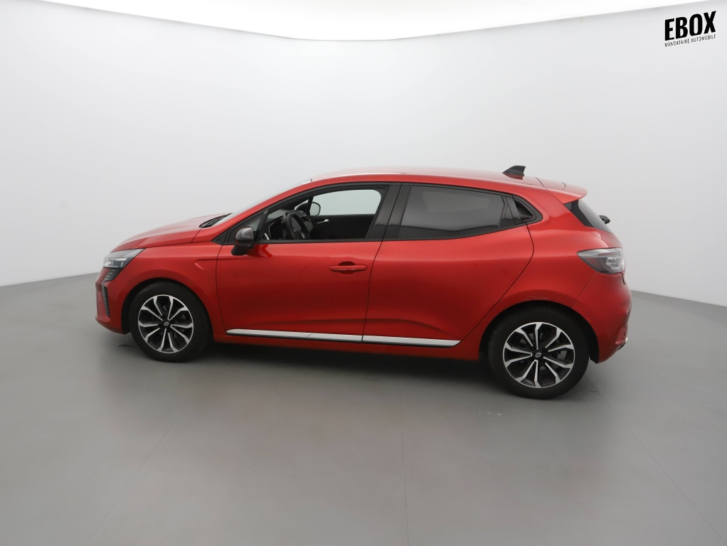 72402_p51 - RENAULT - CLIO - 2024 - photo 5