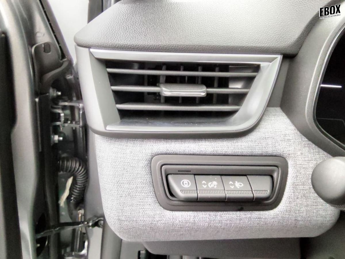 360004_p2 - RENAULT - CLIO - 2025 - photo 7