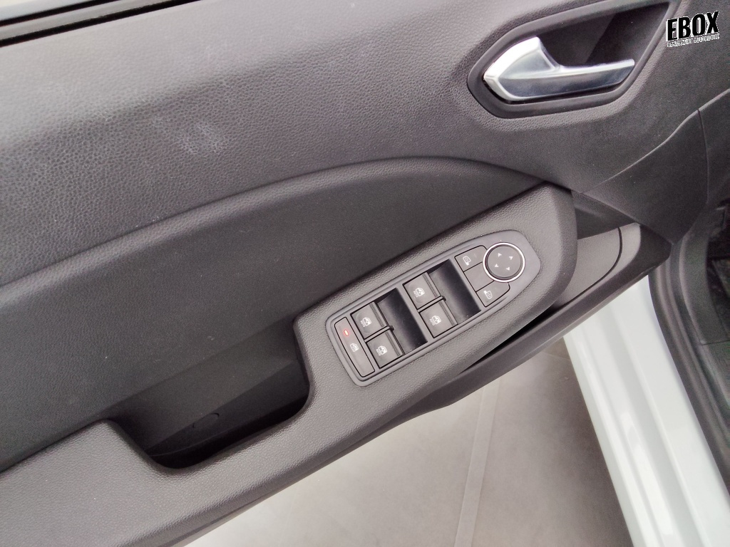 72530_p51 - RENAULT - CLIO - 2025 - photo 17