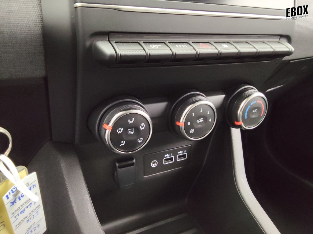 72530_p51 - RENAULT - CLIO - 2025 - photo 7