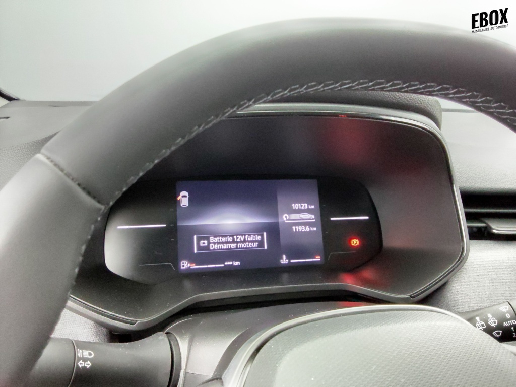 72530_p51 - RENAULT - CLIO - 2025 - photo 9