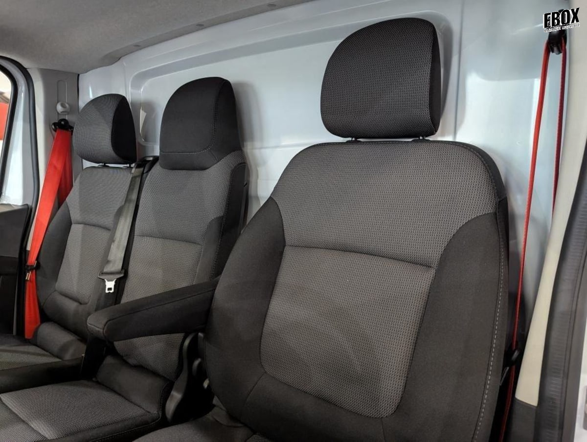 330012_p2 - RENAULT - TRAFIC - 2025 - photo 6