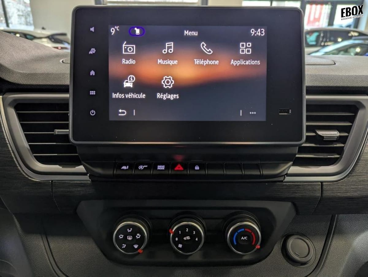 330012_p2 - RENAULT - TRAFIC - 2025 - photo 10