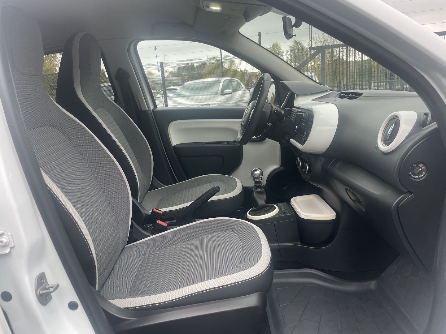 52549549 - RENAULT - TWINGO - 2018 - photo 8