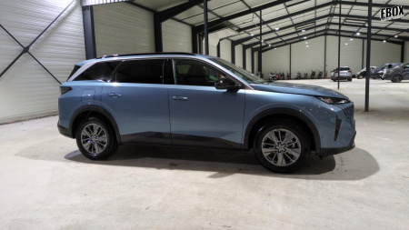 46523_p28 - PEUGEOT - 5008 - 2025