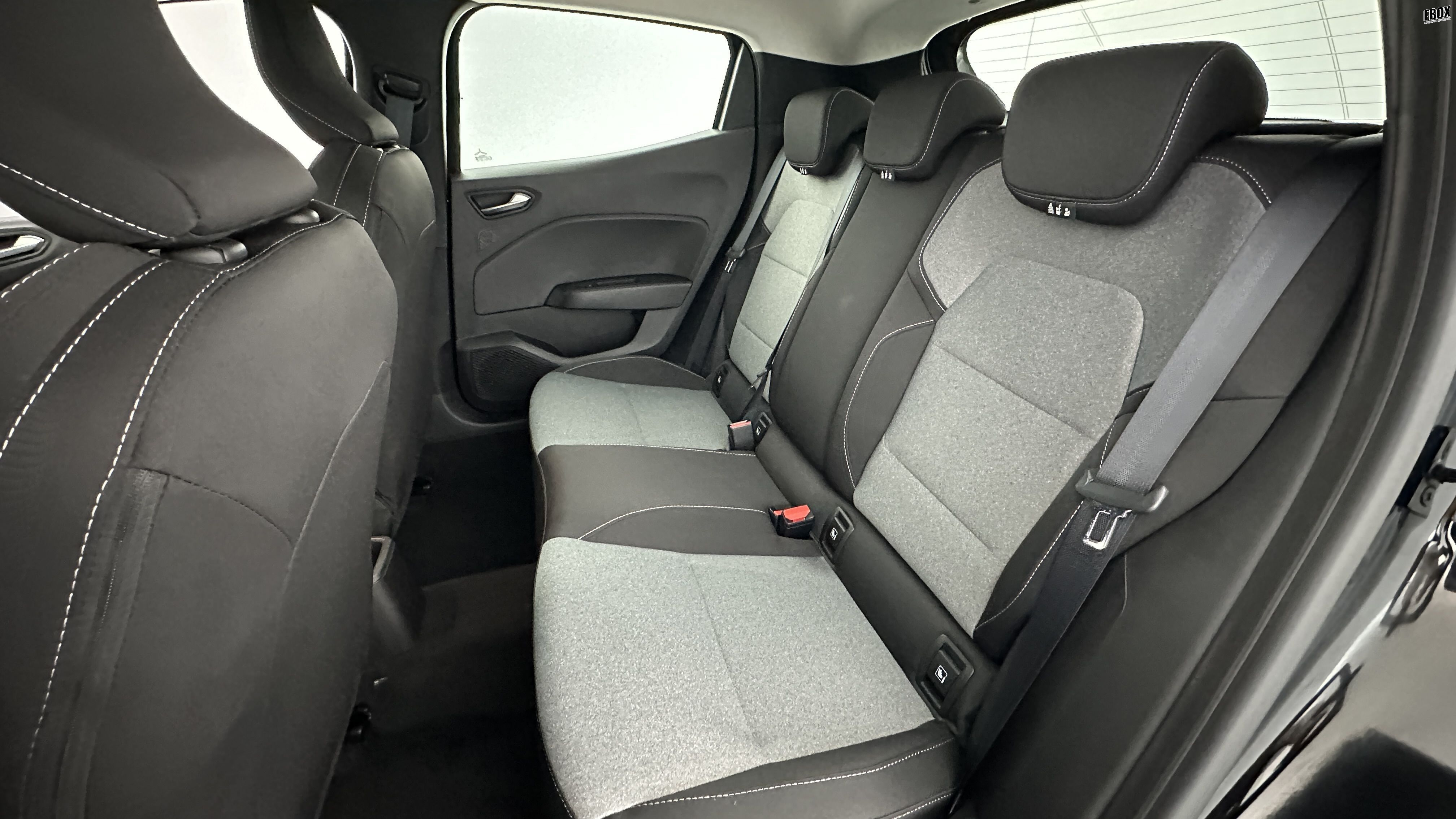 GLI00002522_p53 - RENAULT - CLIO - 2024 - photo 9