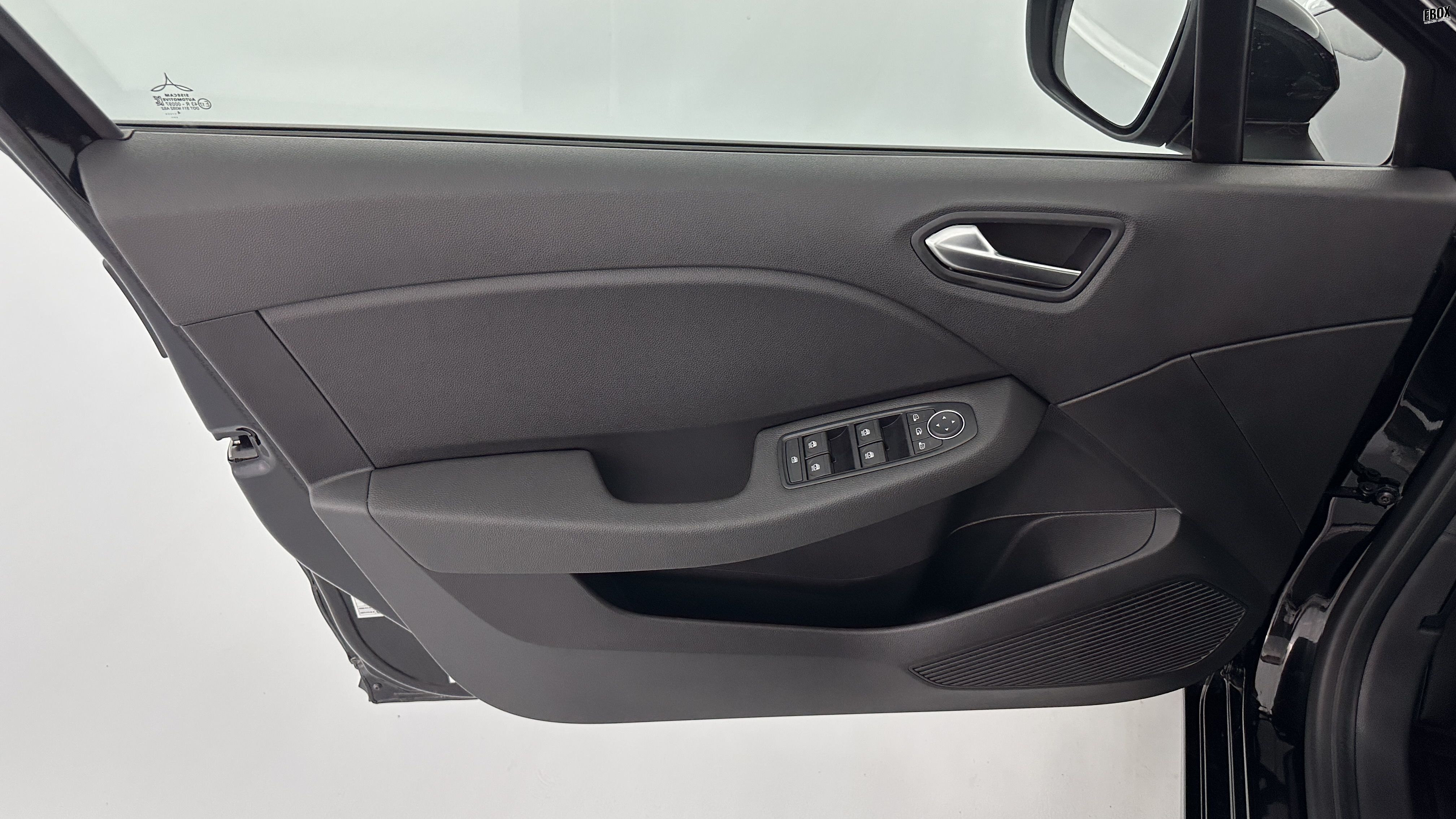 GLI00002522_p53 - RENAULT - CLIO - 2024 - photo 12