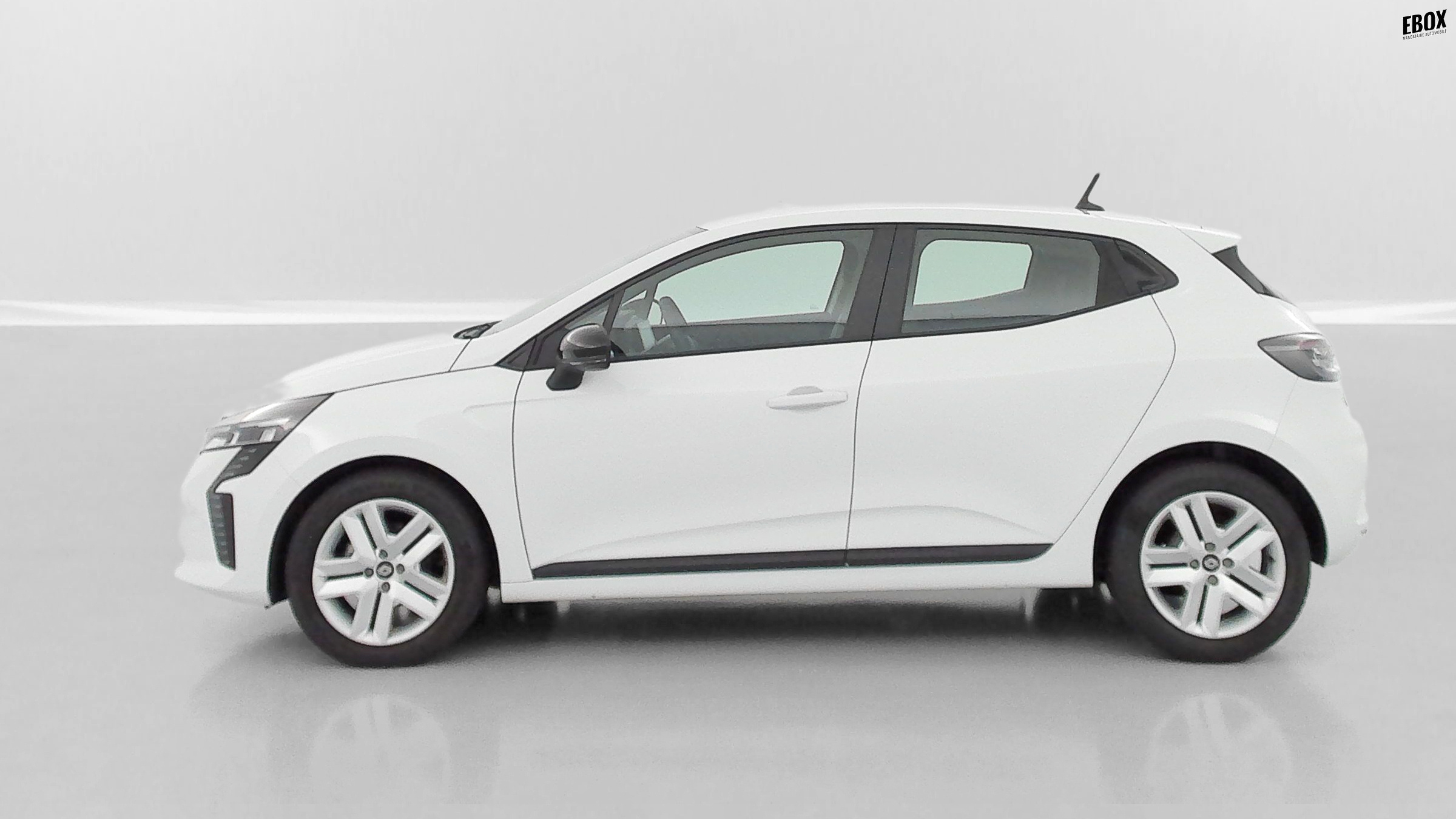 GLI00002517_p53 - RENAULT - CLIO - 2024 - photo 4