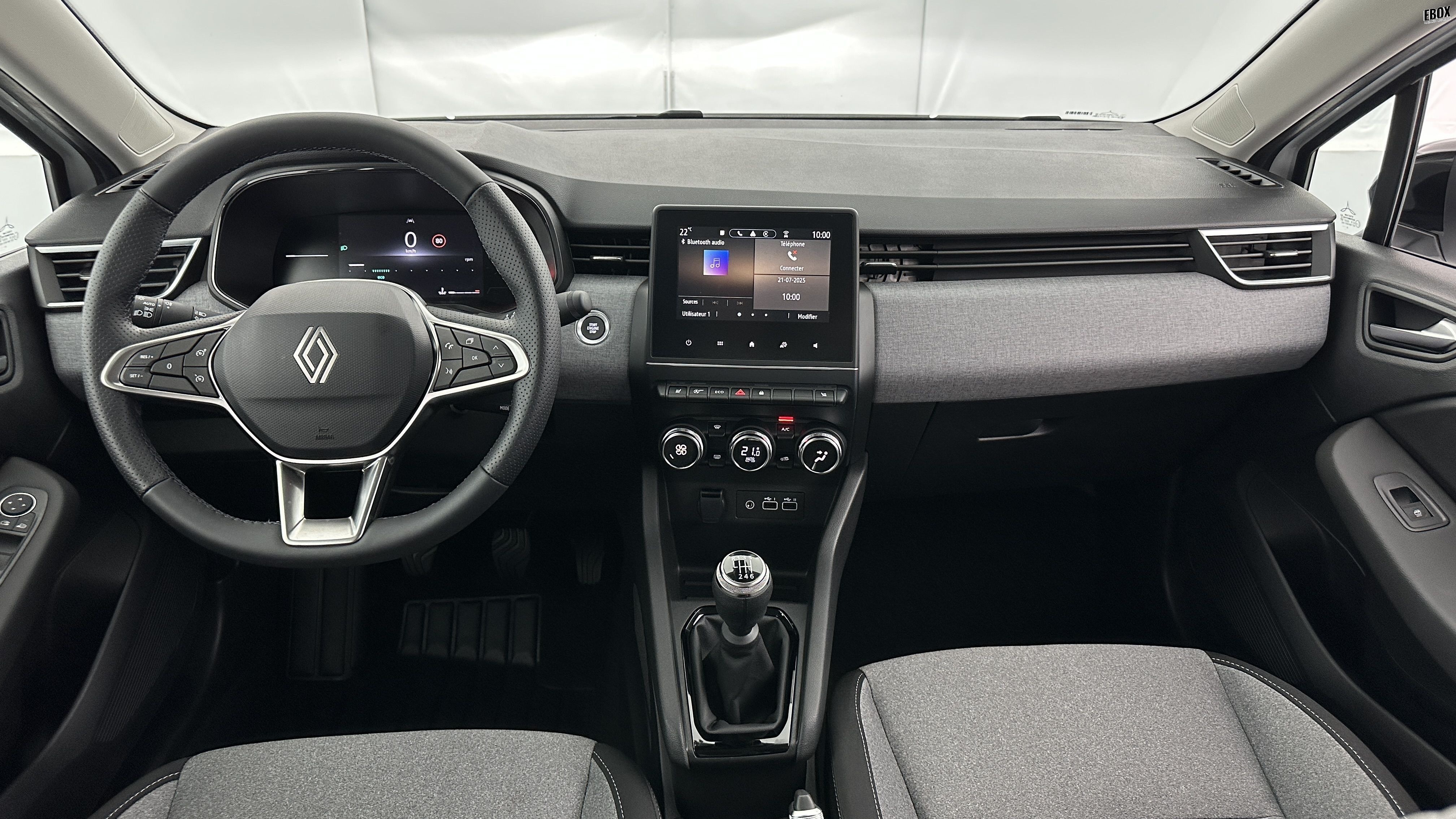 GLI00002517_p53 - RENAULT - CLIO - 2024 - photo 7