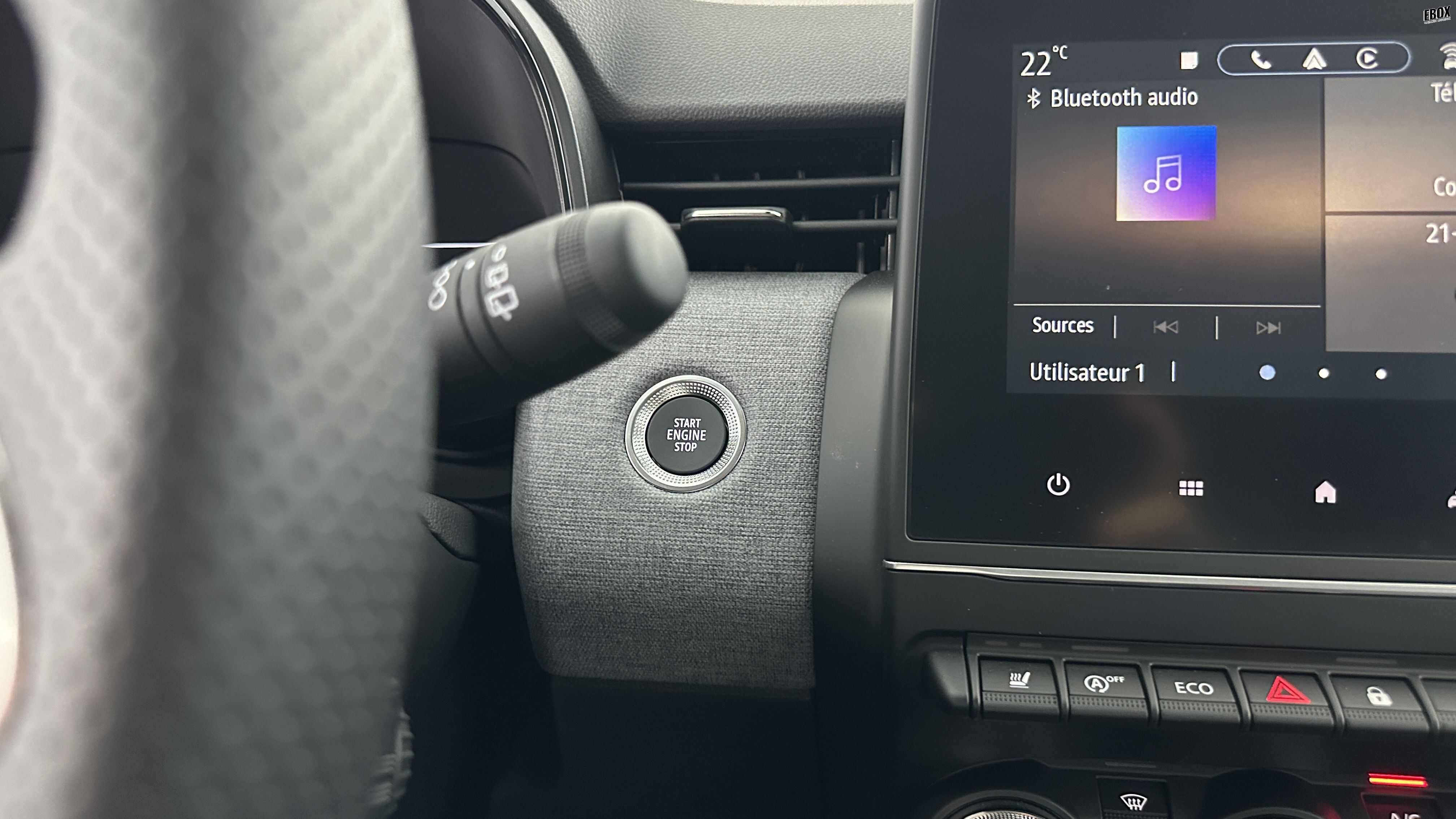 GLI00002517_p53 - RENAULT - CLIO - 2024 - photo 17