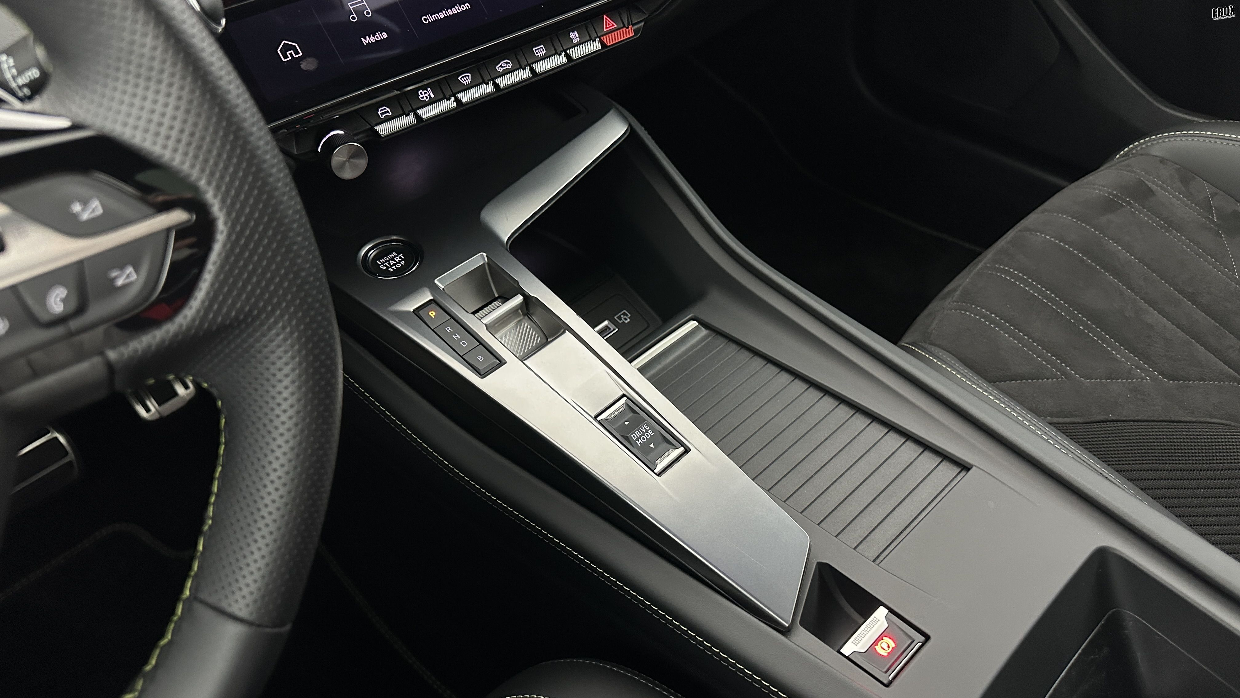 GLI00008456_p53 - PEUGEOT - 408 - 2023 - photo 16