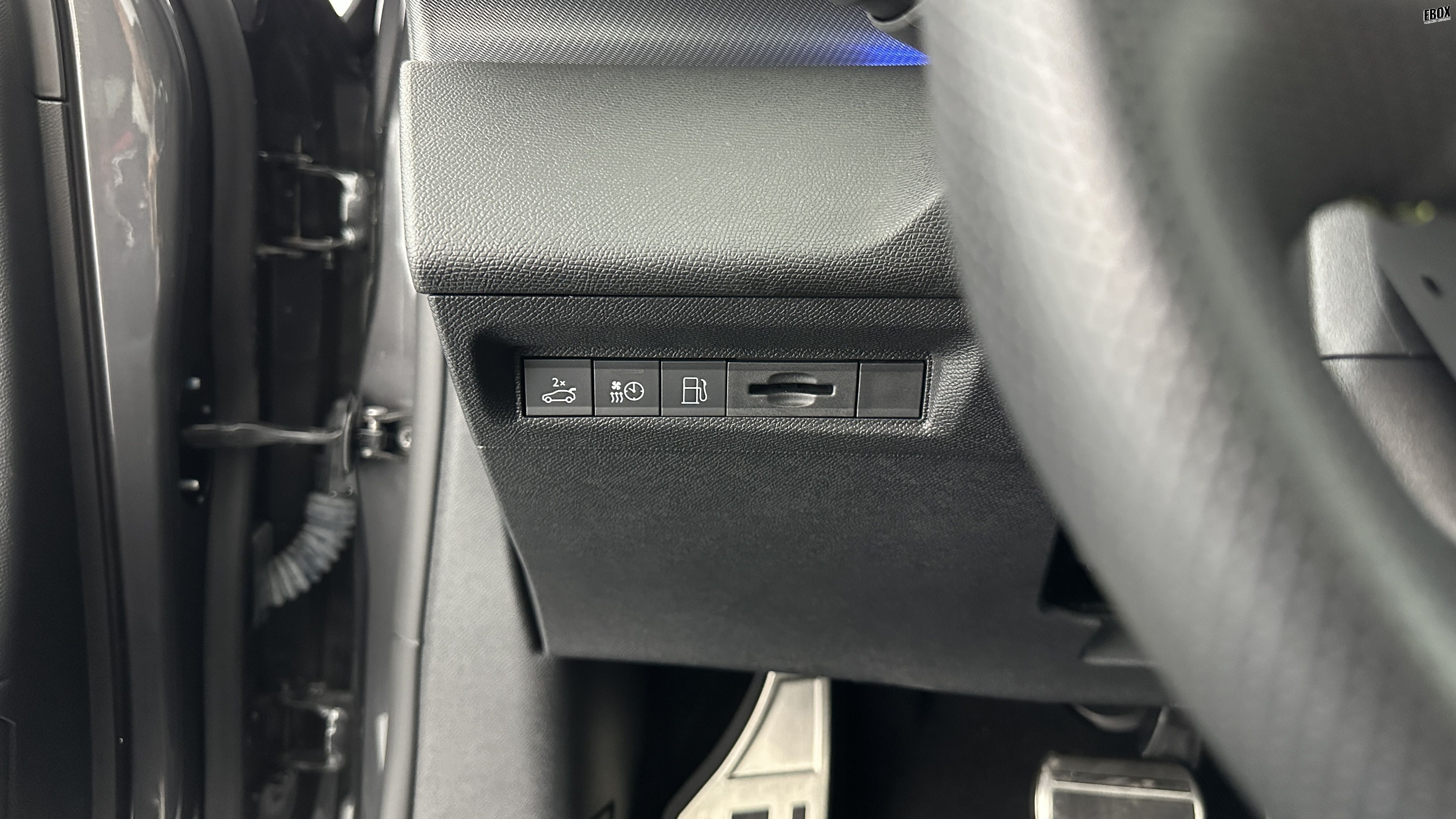 GLI00008456_p53 - PEUGEOT - 408 - 2023 - photo 24