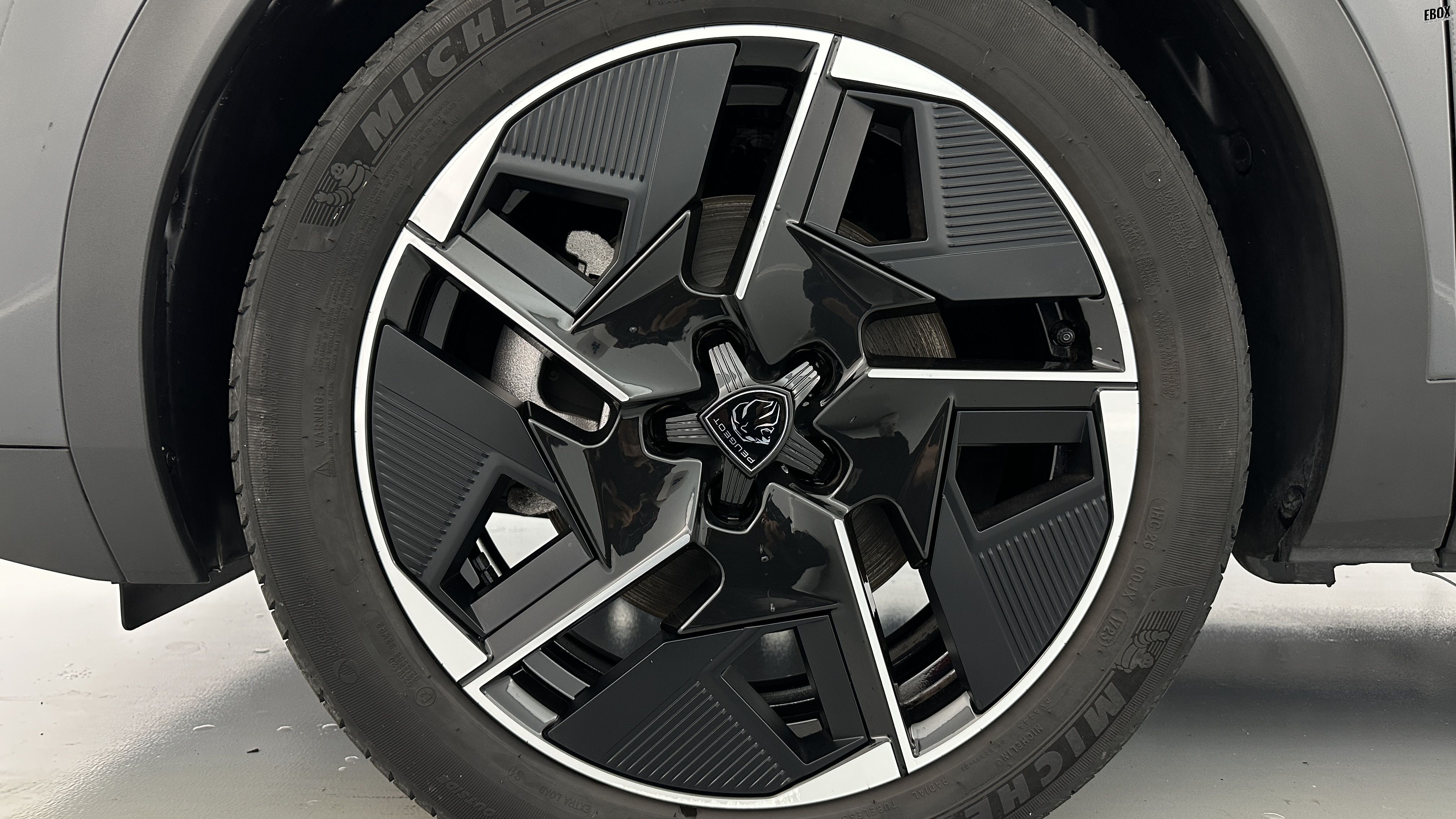 GLI00008456_p53 - PEUGEOT - 408 - 2023 - photo 28