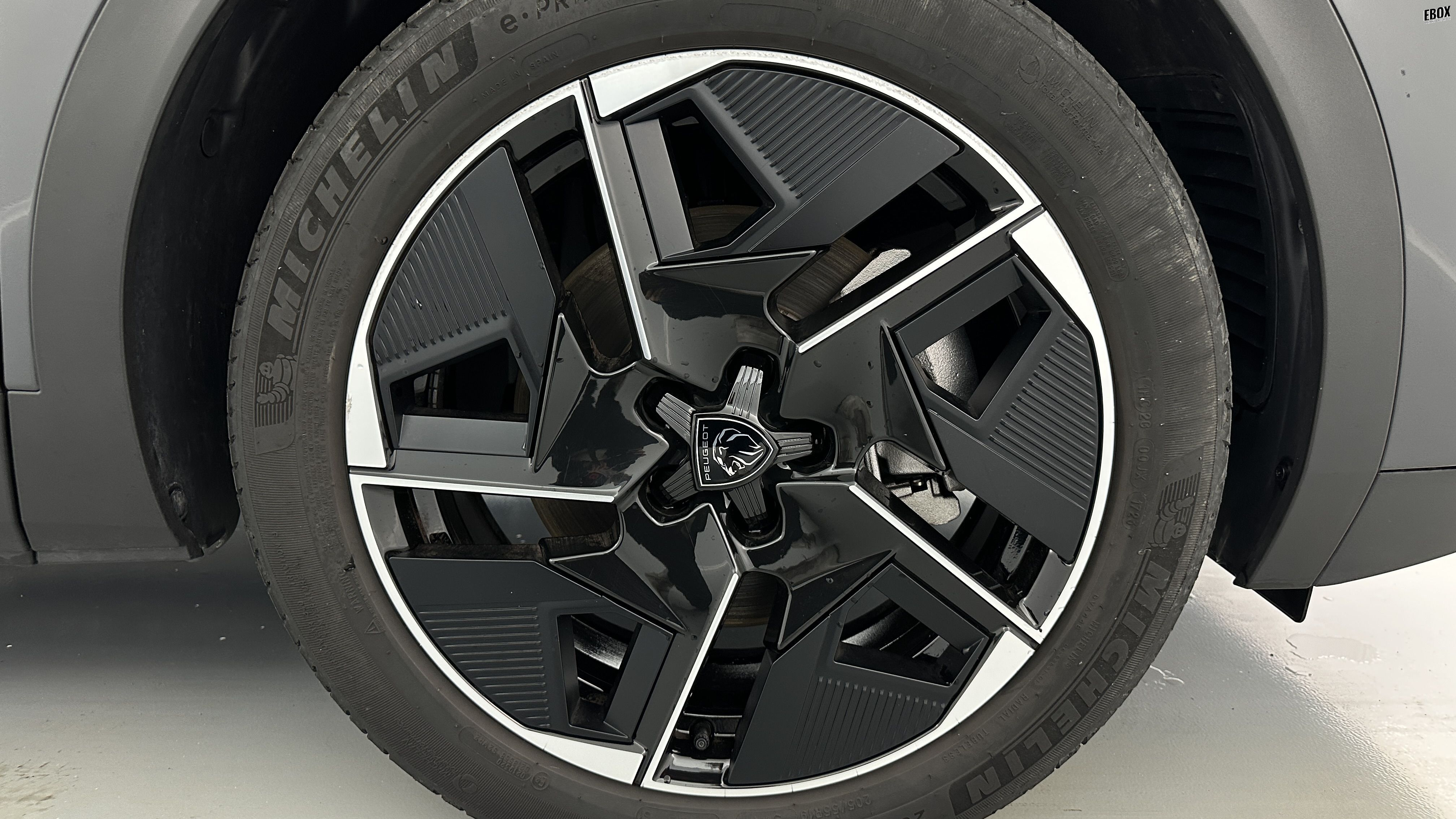 GLI00008456_p53 - PEUGEOT - 408 - 2023 - photo 29