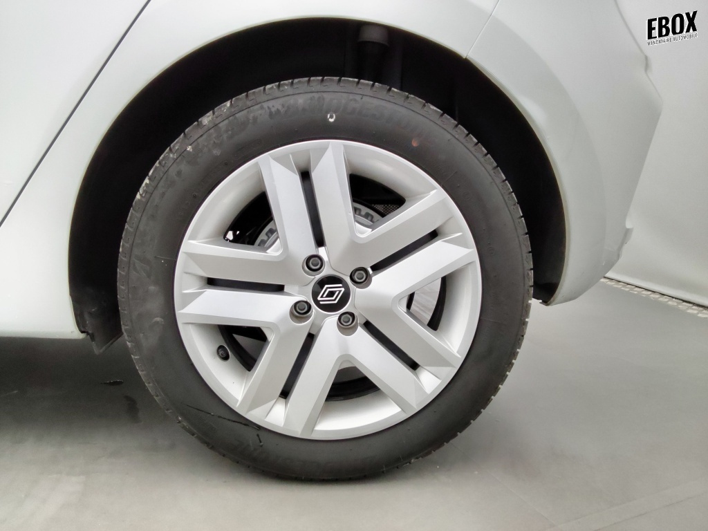 72563_p51 - RENAULT - CLIO - 2025 - photo 11