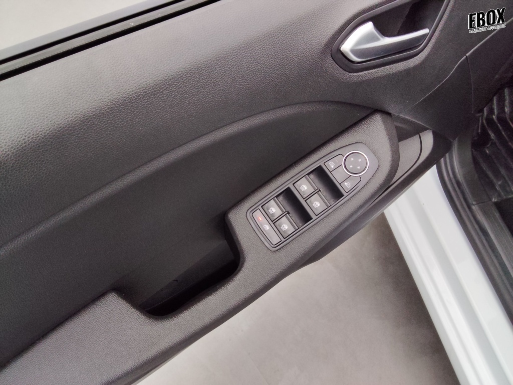 72563_p51 - RENAULT - CLIO - 2025 - photo 17