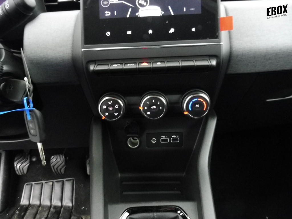 72874_p51 - RENAULT - CLIO - 2025 - photo 7