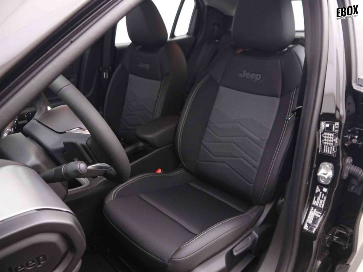 361562_p2 - JEEP - AVENGER - 2026 - photo 6