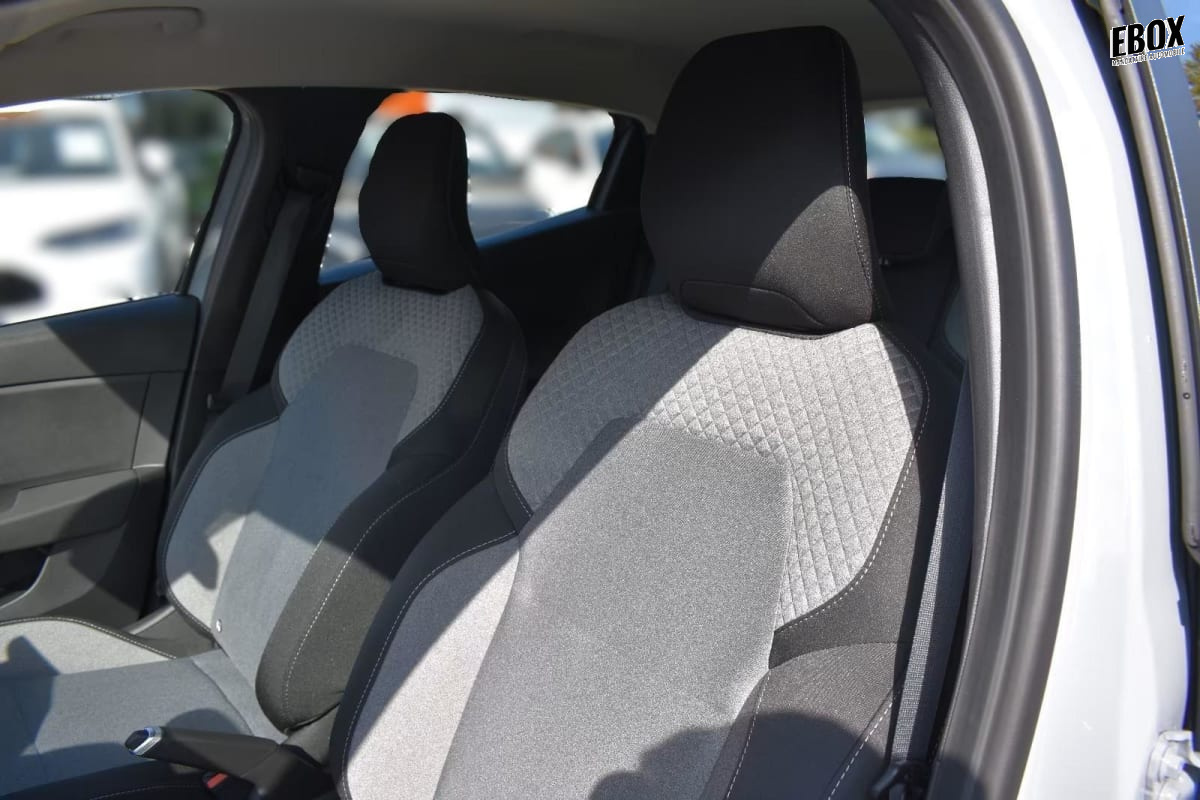 362486_p2 - RENAULT - CLIO 5 - 2025 - photo 5